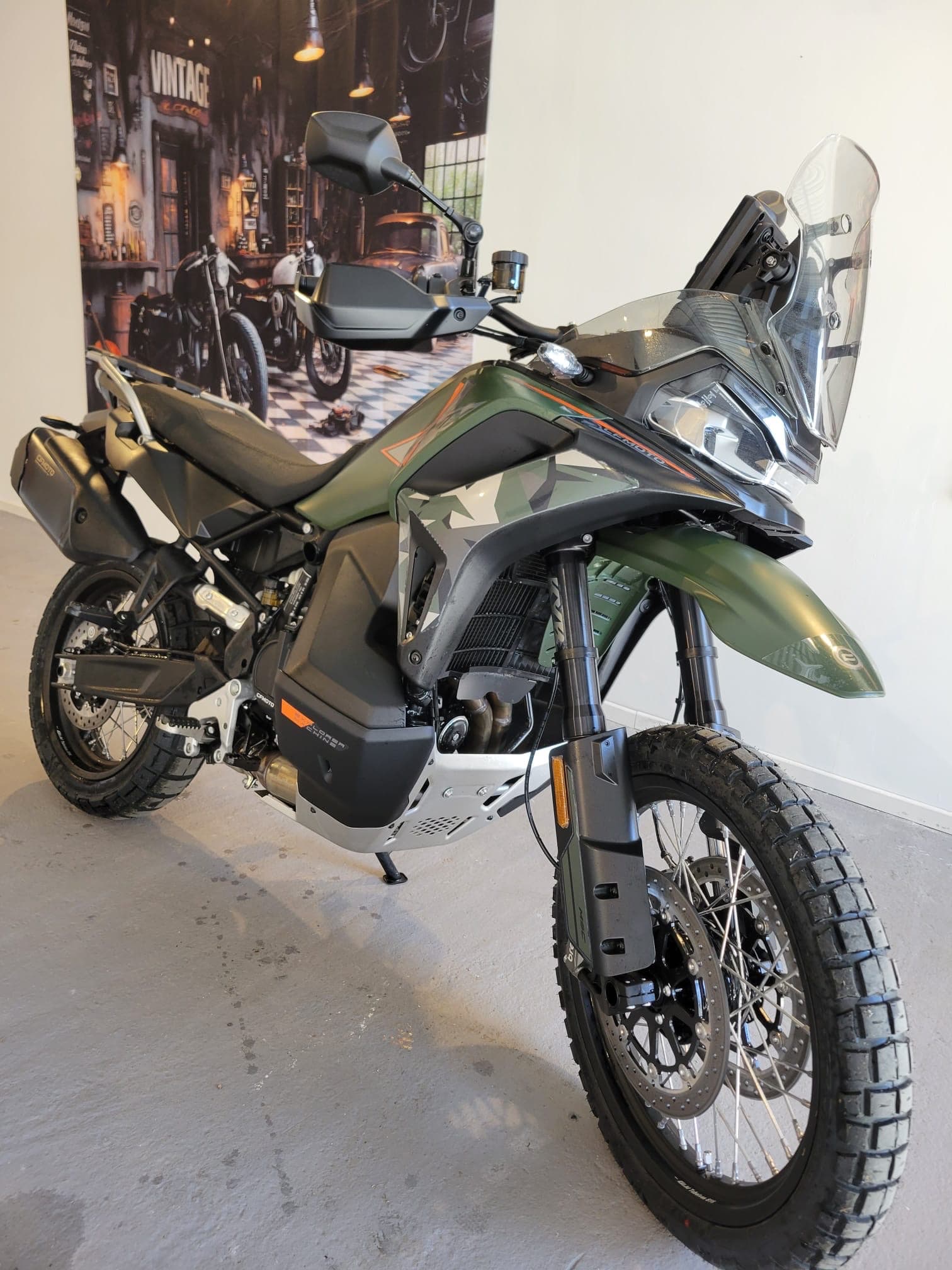 CF Moto MT-X 1000 2026 en ROUTE 66