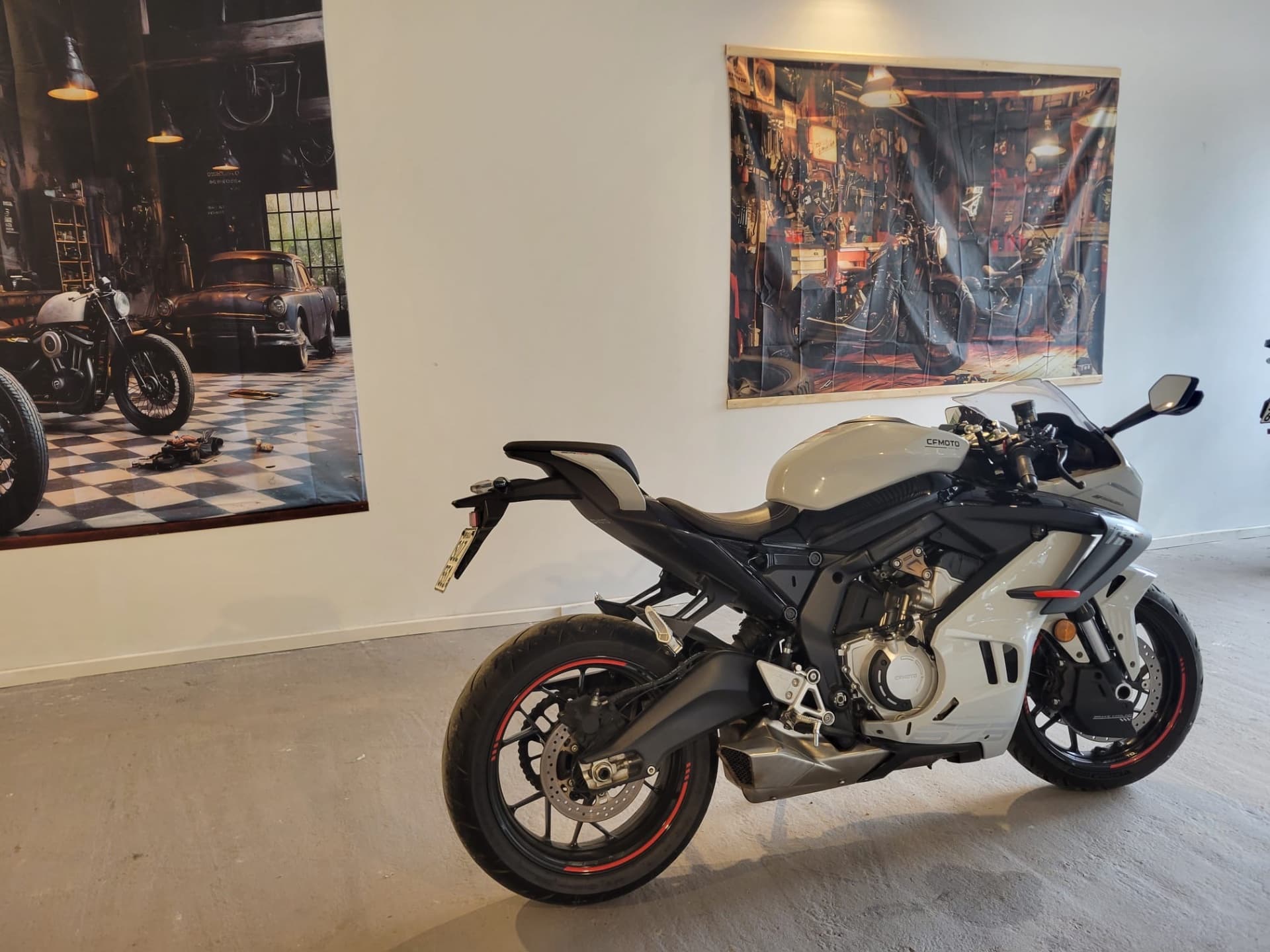 CF Moto 675SR-R 2026 — foto 4