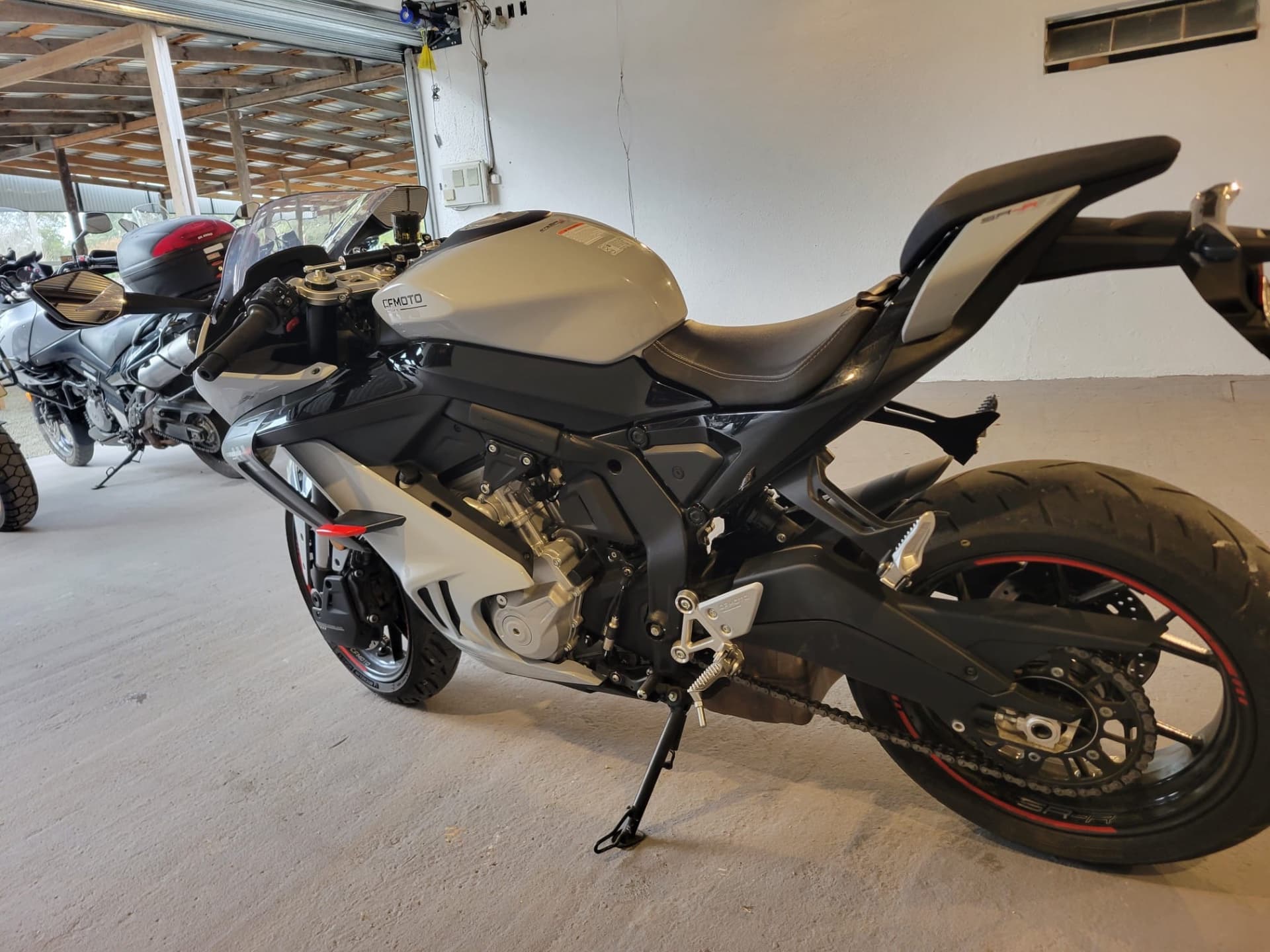 CF Moto 675SR-R 2026 — foto 3