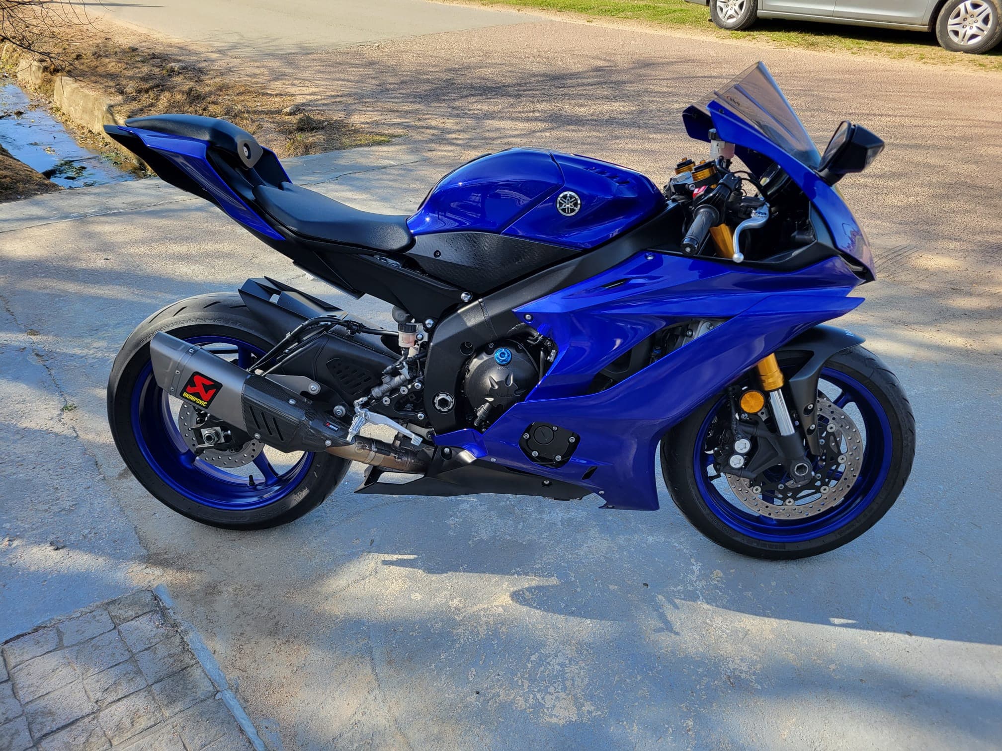 Yamaha R1 2017 — foto 1